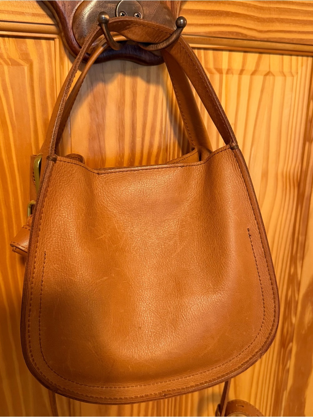 MADEWELL The Sydney Crossbody Bag. Color Burnished Caramel